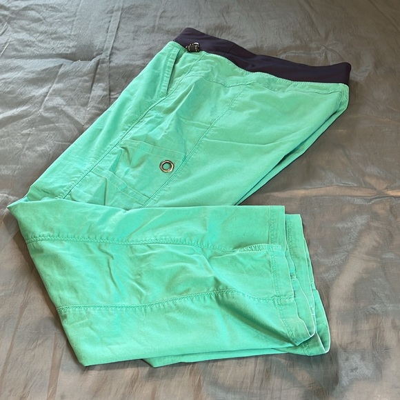 Healing Hands Scrubs - Picture 7 of 7